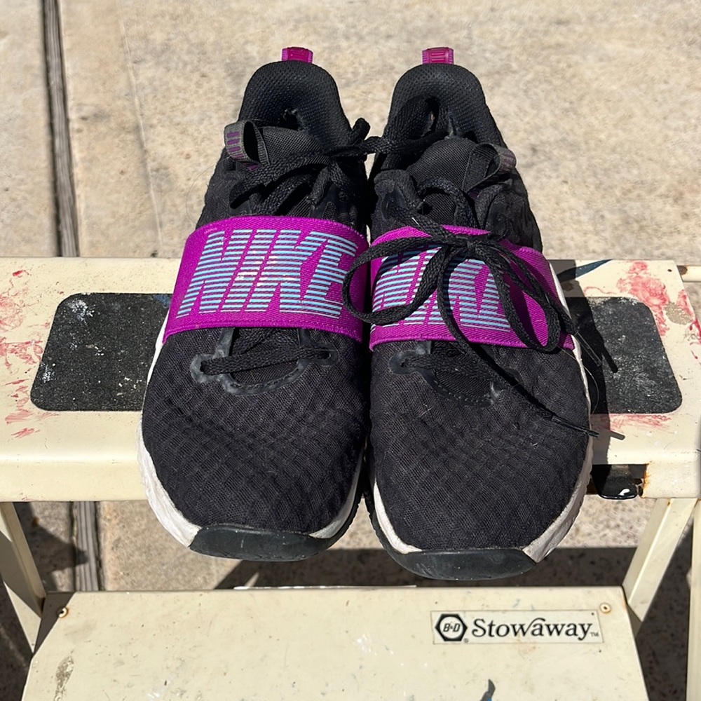 Nike tennis shoes